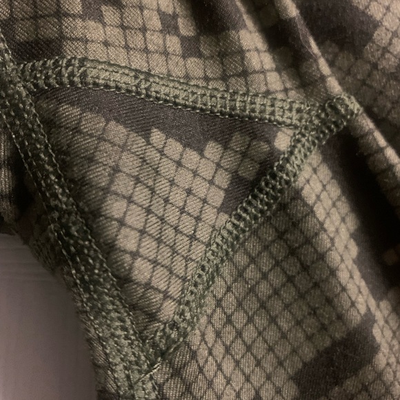 Lululemon, Capri Pants, Green Snakeskin - Picture 4 of 5